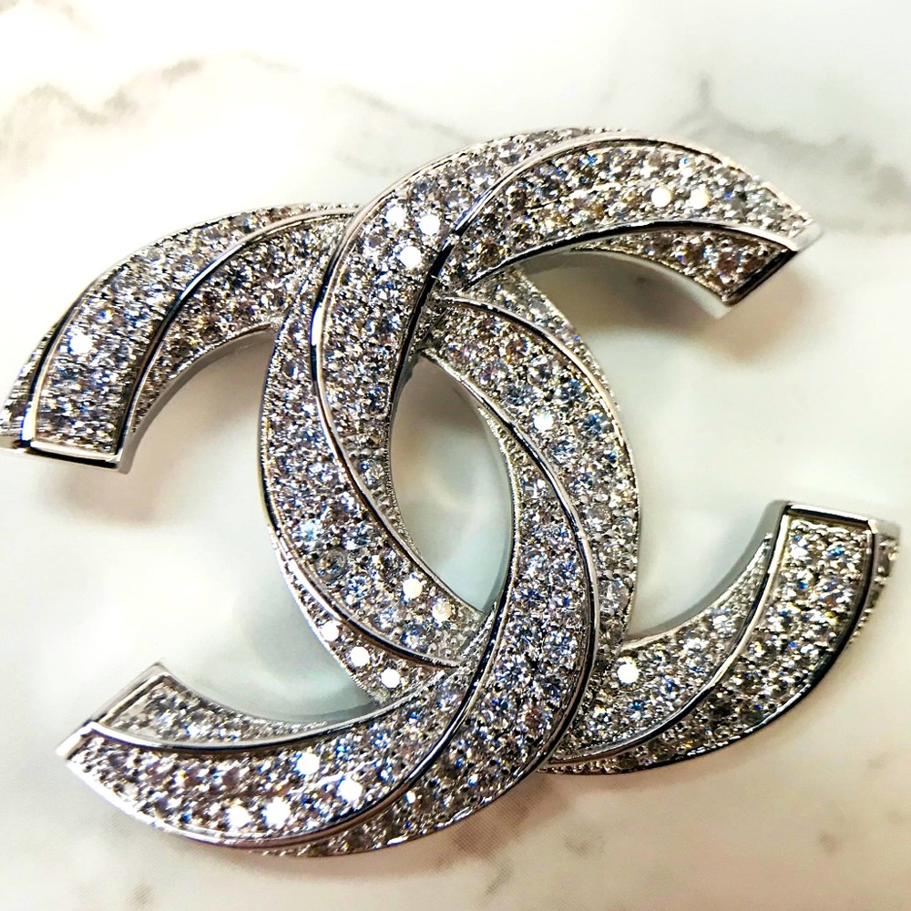 Large Chanel Jumbo Brooch Spectacular!
